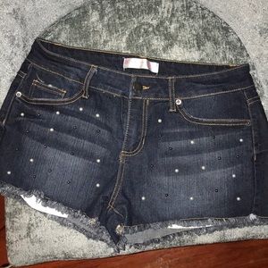 NWOT Pearl blue jean shorts.